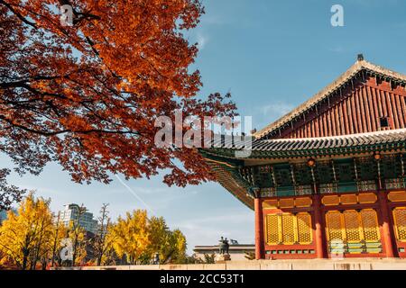 Deoksugung Palast im Herbst in Seoul, Korea Stockfoto