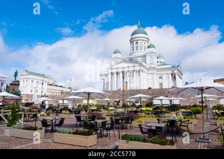 Senaatintori, Senatsplatz, mit neuen Restaurant- und Barterrassen, Helsinki, Finnland Stockfoto