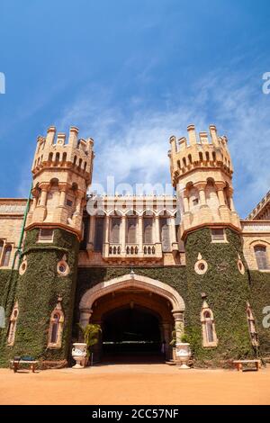 Bangalore Palace ist ein britischer Stil Palace in Bangalore City in Karnataka, Indien Stockfoto