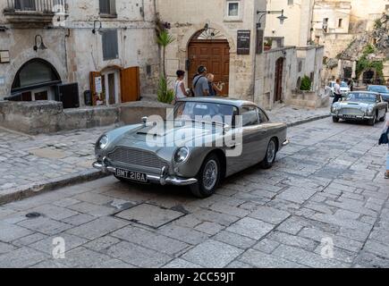 Matera, Italien - 17. September 2019: Der Aston Martin DB5 auf dem Satz der neuesten James Bond Film "keine Zeit" in Matera, Italien zu sterben. Stockfoto