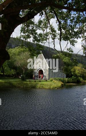 Das kleine St. Finbar's Oratorium an der Stelle, wo St. Finbar sein christliches Kloster aus dem 6. Jahrhundert gründete, ist eine beliebte Kirche für eine Hochzeitsfeier. Stockfoto