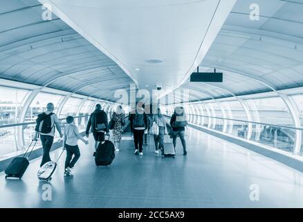 Manchester Airport skylink Steg verbindet die Terminals 1 und 2 mit dem Bahnhof. Manchester, England. VEREINIGTES KÖNIGREICH Stockfoto