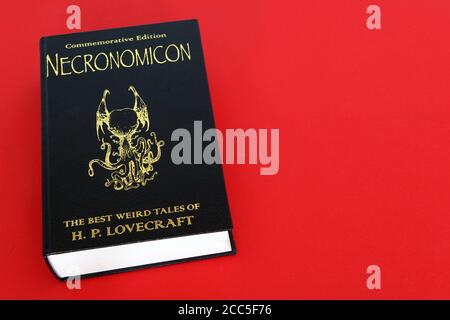 Necronomicon - The Best Weird Tales of H.P. Lovecraft - Hardback Gedenkausgabe mit Kopierraum Stockfoto