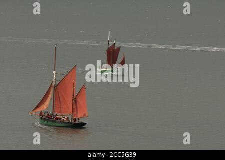 Zwei alte Segelboote unter Vollsegeln, Torbay, Devon, UK Stockfoto