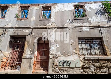 Fassade eines einsamen Hauses in der ehemaligen jüdischen Stadt Stockfoto