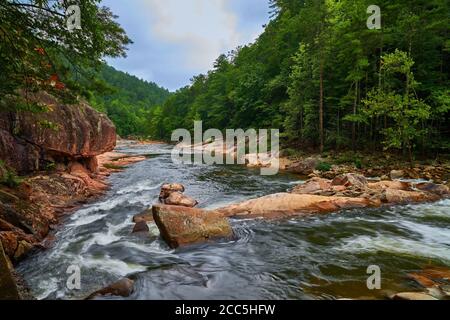 Stromschnellen auf Wilson Creek in North Carolina. Stockfoto