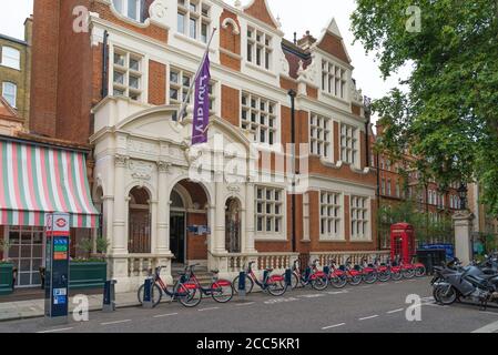 Öffentliche Bibliothek von Mayfair in der South Audley Street, Mayfair, London, Großbritannien. Stockfoto