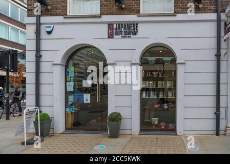 Japanische Messer Firma Geschäft in Baker Street, Marylebone, London, England, Großbritannien Stockfoto