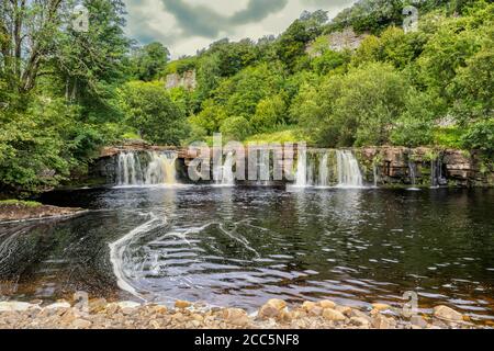 Wain Wath Force ist ein weiterer Teil der Reihe der Fälle Rund um Keld in Swaledale in den Yorkshire Dales Stockfoto