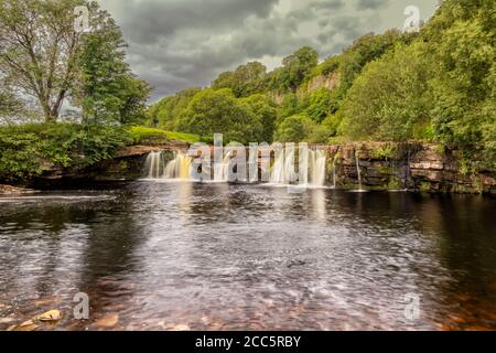 Wain Wath Force ist ein weiterer Teil der Reihe der Fälle Rund um Keld in Swaledale in den Yorkshire Dales Stockfoto