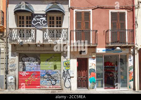 Cagliari Mietshaus Wand Stockfoto