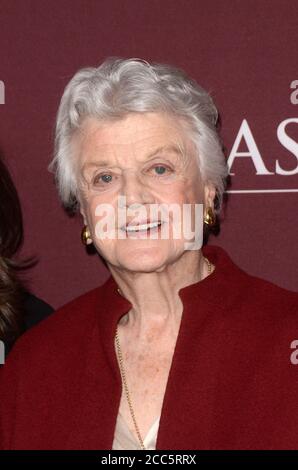 LOS ANGELES - JAN 16: Angela Landsbury bei der PBS Masterpiece Little Women TV Show Panel, Arrivals, TCA Winter Press Tour im Langham Huntington Hotel am 16. Januar 2018 in Pasadena, CA Stockfoto