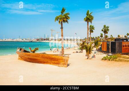 La Mer oder Jumeira Beach ist ein öffentlicher Strand in der Stadt Dubai in den VEREINIGTEN ARABISCHEN EMIRATEN Stockfoto