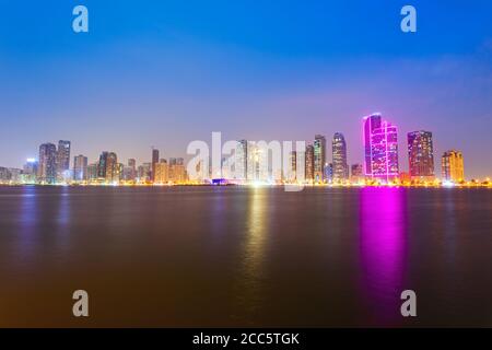 Sharjah Stadtzentrum Skyline in den Vereinigten Arabischen Emiraten oder den VEREINIGTEN ARABISCHEN EMIRATEN Stockfoto