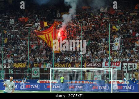 Mailand Italien, 19. August 2007, 'G.MEAZZA' Stadion, Fußball Super Cup Trophy 2007, FC Inter - AS Roma : die Fans der Rom feiern Sieg Stockfoto