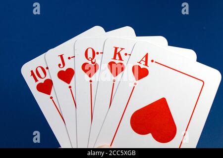 Royal Flush Karten. Kartenspiel, Karten auf dem Tisch. Poker und Blackjack, Karten spielen. Stockfoto