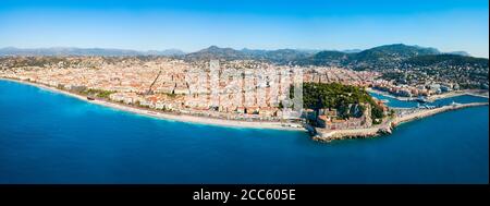 Schöne Antenne Panoramablick. Nizza ist eine Stadt an der Französischen Riviera und an der Cote d'Azur in Frankreich. Stockfoto