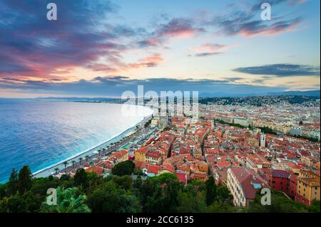 Schöne Antenne Panoramablick. Nizza ist eine Stadt an der Französischen Riviera und an der Cote d'Azur in Frankreich. Stockfoto