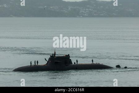 BERGEN NORWEGEN - 2015. MAI 28. NATO-Bohrer mit dem niederländischen Marine-U-Boot U36 Typ 212A im Fjord in Norwegen. Stockfoto