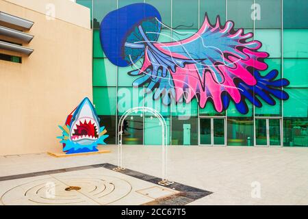 SHARJAH, VAE - MÄRZ 01, 2019: Sharjah Aquarium ist in der Nähe vom Strand in Sharjah in den Vereinigten Arabischen Emiraten oder VAE entfernt Stockfoto