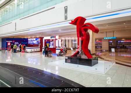 DUBAI, VAE - MÄRZ 02, 2019: Der Internationale Flughafen von Dubai oder dxb Interieur in VAE Stockfoto