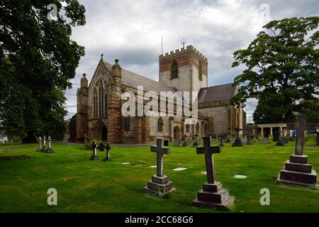 Die Cathedral Church of Saints Asaph and Cyndeyrn (St. Asaph Cathedral) befindet sich in St. Asaph, Denbighshire, Nordwales. Stockfoto