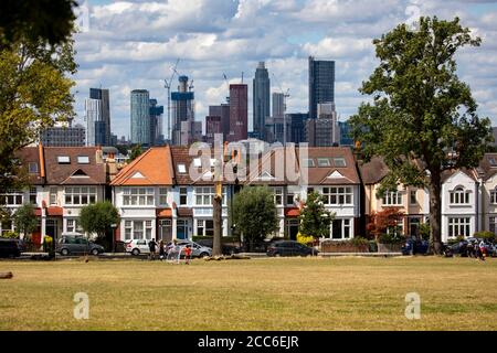 Bild zeigt: Ruskin Park Richtung Vauxhall Bild von Gavin Rodgers/ Pixel8000 Stockfoto