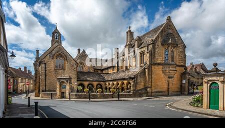 15. Jahrhundert St. Johns Almshouse in Sherborne, Dorset, Großbritannien am 18. August 2020 Stockfoto