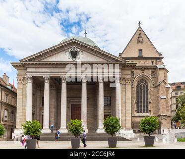 Genf, Schweiz - 23. August 2014 - die Vorderansicht der Kathedrale St. Pierre in Genf, einer Kathedrale der Reformierten Evangelischen Kirche G Stockfoto