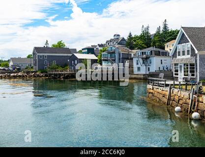 Gebäude am Hafen in Stonington Maine Stockfoto