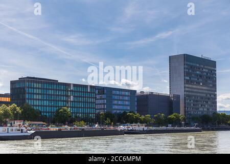 Basel, Schweiz - 10. Mai 2015 - Bürogebäude des Schweizer multinationalen Pharmakonzerns Novartis. Stockfoto