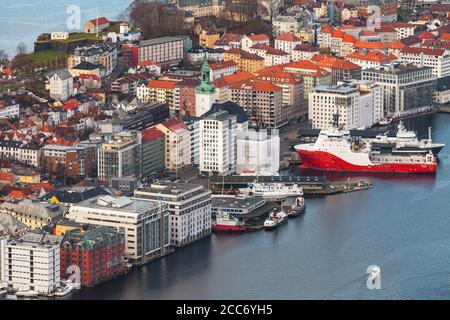 Bergen, Norwegen - 19. November 2017: Bergen Havn Luftbild zur Tageszeit Stockfoto