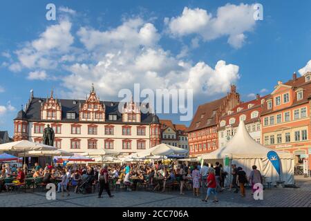 Coburg, Deutschland - 31. August 2019 - Bierfest auf dem Marktplatz im Zentrum der Altstadt von Coburg in Bayern, Deutschland Stockfoto