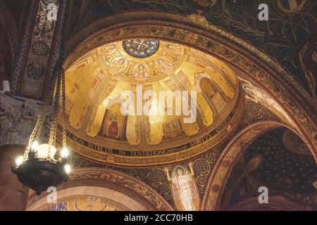 Israel, Jerusalem. Die Kirche aller Völker, auch bekannt als Basilika der Agonie. Römisch-katholische Kirche, innen. Stockfoto