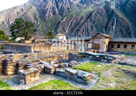 Ruinen des alten königlichen Inka-Anwesens von Kaiser Pachacuti, Ollantaytambo, Heiliges Tal, Peru Stockfoto