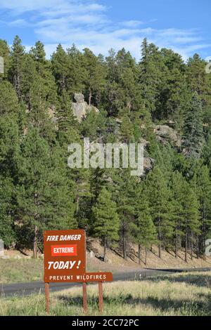 Verhindern Sie Waldbrände, Brandgefahr Schild in Kaibab National Forest, Arizona Stockfoto