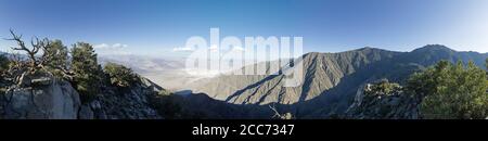 Panorama von den Inyo Mountains mit Blick auf Saline Valley Und Pat Keyes Canyon Stockfoto