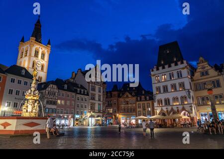 Häuser, Skyline am Hauptmarkt in der Innenstadt von Trier, Rheinland-Pfalz, Deutschland Stockfoto