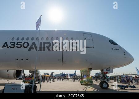 August 2019. Zhukovsky, Russland: Großraumflugzeug mit zweimotorigen Passagierflugzeugen Airbus A350-900 XWB Airbus Industrie an der Internationalen Avia Stockfoto