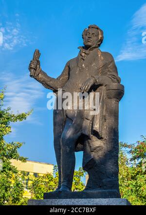 Berdjansk, Ukraine 07.23.2020. Das Denkmal Alexander Puschkin in der Stadt Berdjansk, Ukraine, am Sommermorgen Stockfoto