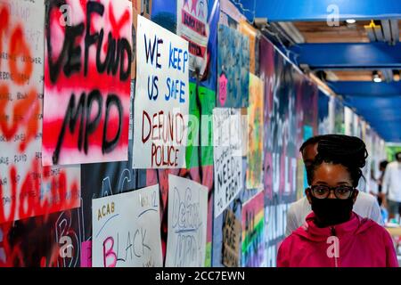 Reklaim DC, eine Kunstveranstaltung in Washington, DC, USA, ersetzt Kunst, die von der US-Handelskammer am Black Lives Matter Plaza entfernt wurde Stockfoto