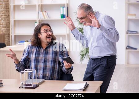 Zwei Buchhalter im Büro Stockfoto