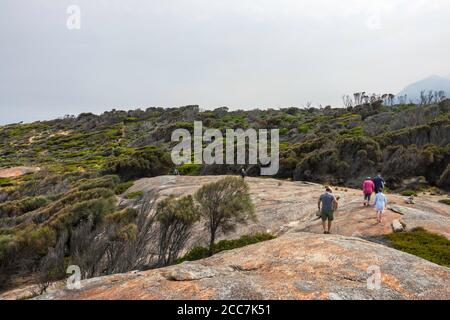 Wanderer in Trousers Point, Flinders Island, Furneaux Group, Tasmanien Stockfoto