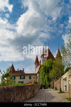 Schönes mittelalterliches Schloss Thun, Thun, Schweiz Stockfoto