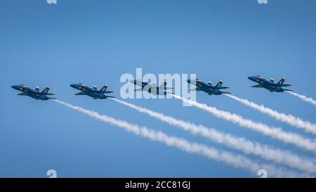 Die tollen Blue Angels haben eine tolle Flugshow gezeigt. Stockfoto