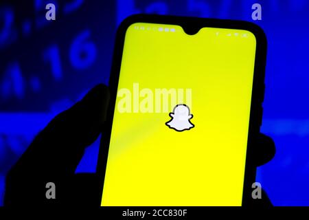 In dieser Abbildung wird das Snapchat-Logo auf einem Smartphone angezeigt. Stockfoto