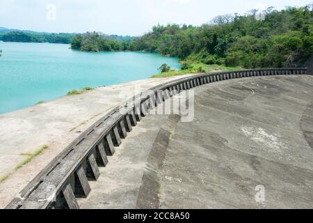 Wusanto Reservoir landschaftlich reizvolle Gegend im Guantian District, Tainan, Taiwan. Der Damm wurde von Yoichi Hatta entworfen und zwischen 1920 und 1930 gebaut. Stockfoto