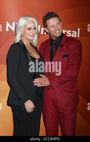 LOS ANGELES - 9. JANUAR: Maryse Ouellet, Michael Mizanin, The Miz bei der NBC TCA Winter Press Tour im Langham Huntington Hotel am 9. Januar 2018 in Pasadena, CA Stockfoto