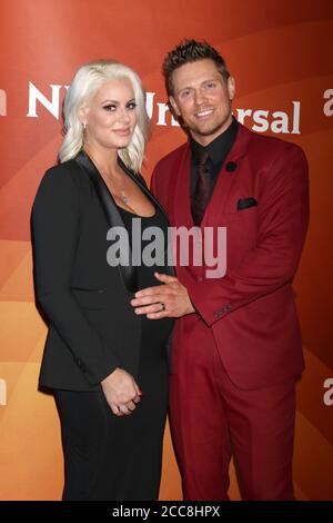 LOS ANGELES - 9. JANUAR: Maryse Ouellet, Michael Mizanin, The Miz bei der NBC TCA Winter Press Tour im Langham Huntington Hotel am 9. Januar 2018 in Pasadena, CA Stockfoto