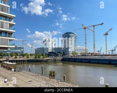 Unilever Hauptsitz und Marco Polo Tower Wohnapartments, gelegen an der Elbe im Hamburger Hafen Stockfoto